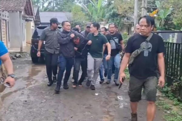 5 Fakta Terbaru Pelaku Penusukan Anggota TNI di Wonosobo Ditangkap 5 Fakta Terbaru Pelaku Penusukan Anggota TNI di Wonosobo Ditangkap