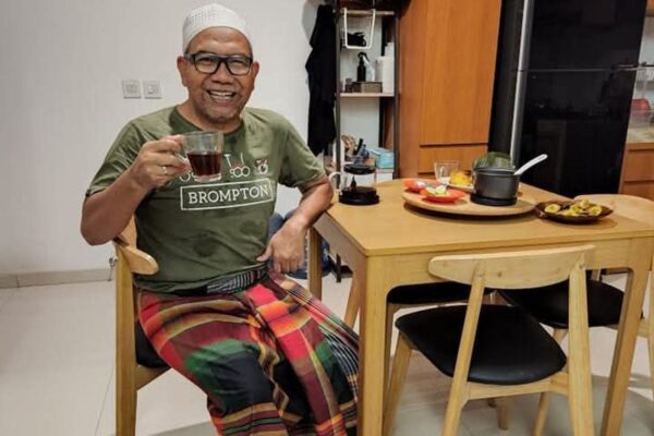 7 Fakta Menarik Profil Farid Azhar Nasution, Wakil Ketua DK LPS yang Hobi Sarungan 7 Fakta Menarik Profil Farid Azhar Nasution, Wakil Ketua DK LPS yang Hobi Sarungan